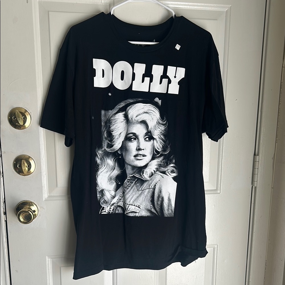 Dolly Black Graphic T-Shirt